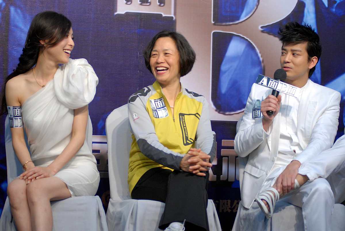 2010年4月27日,杭州,电影《a面b面》举行演员见面会.***_***+++_+++a