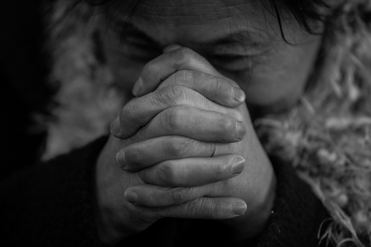 怎么安慰失去母亲的男人