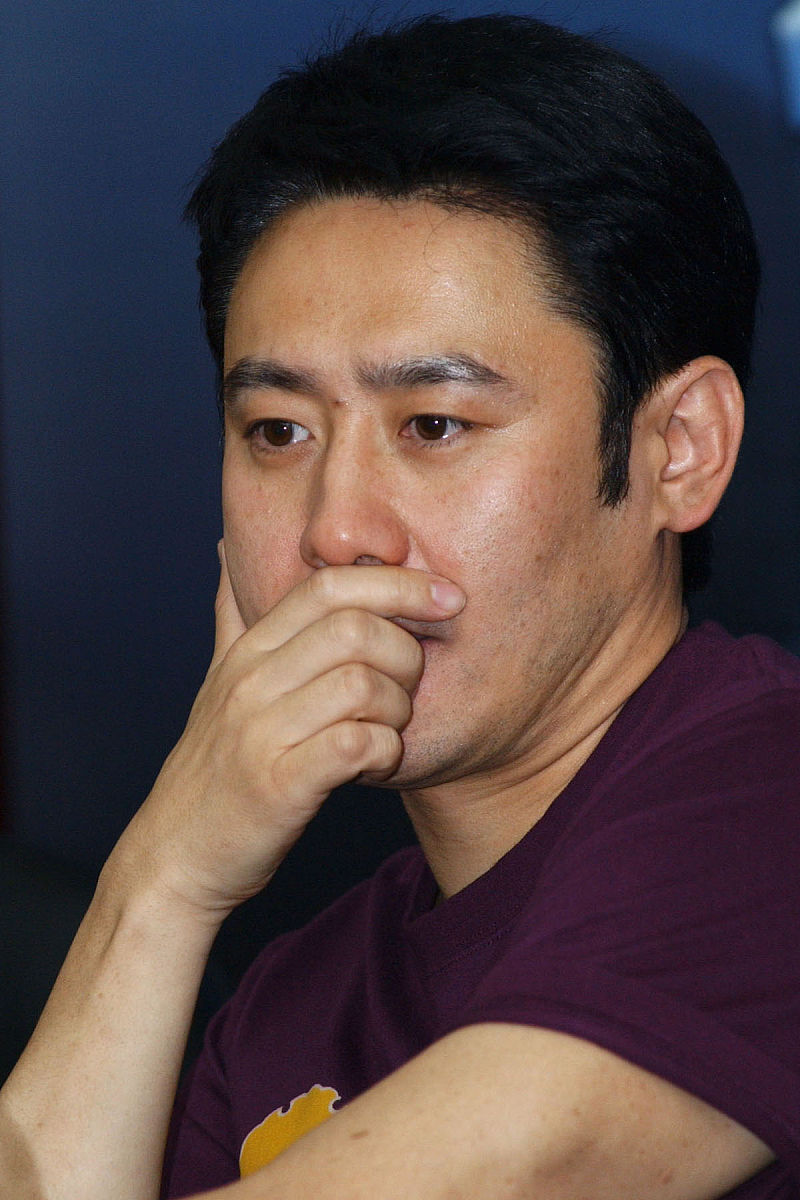 解决电子信息专业存在技术决策与伦理问题的方法