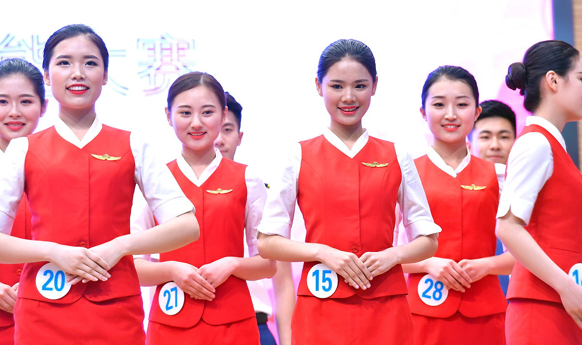 空乘专业一般高考要多少分 毕业会工资待遇怎么样