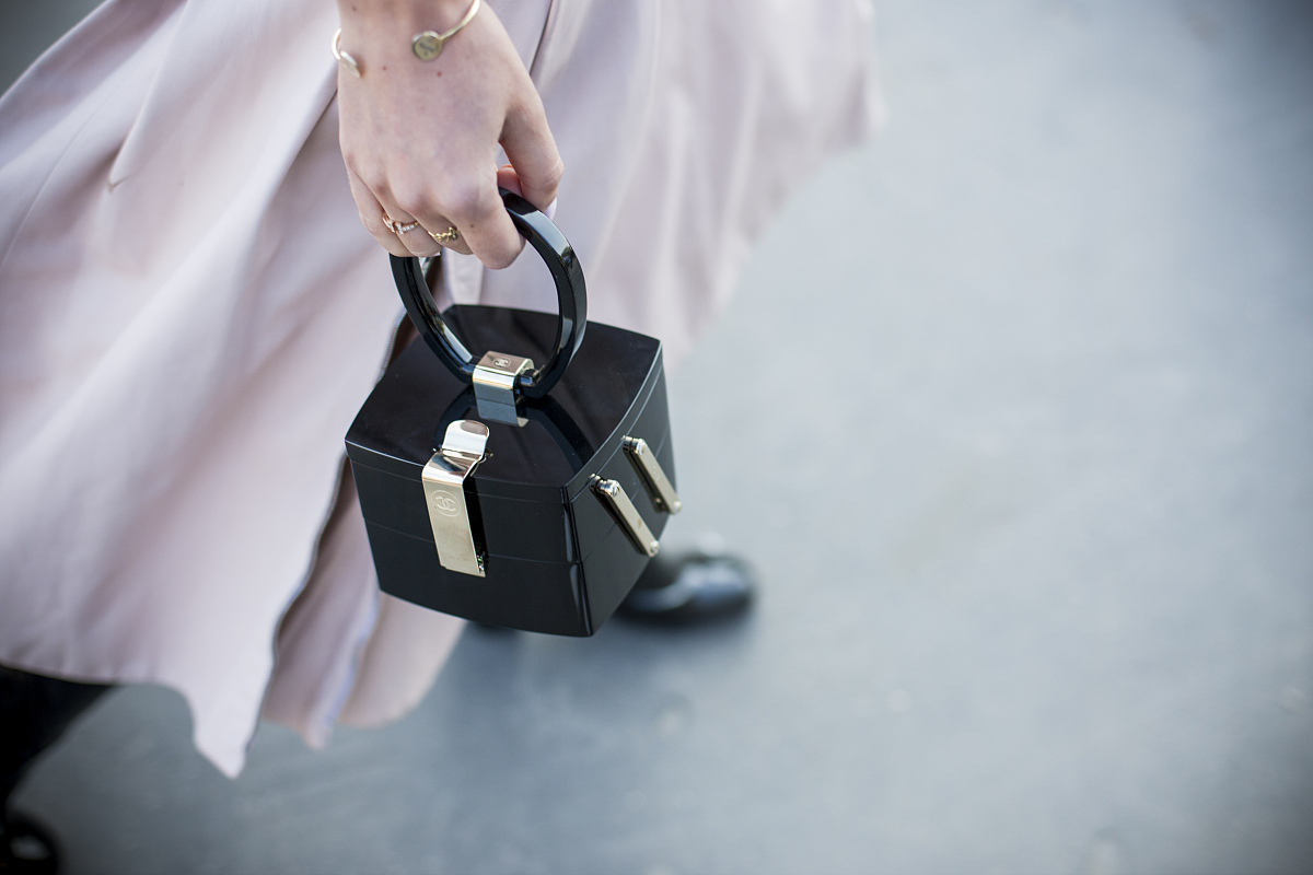 我的LV达芙妮包包故事：从学生时代到职场，它见证了我的成长！