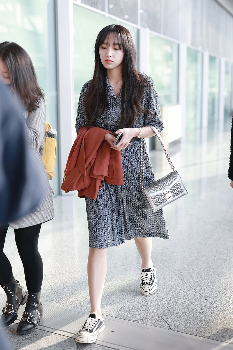 女生什么穿搭最容易踩坑？内容保持在五百字左右