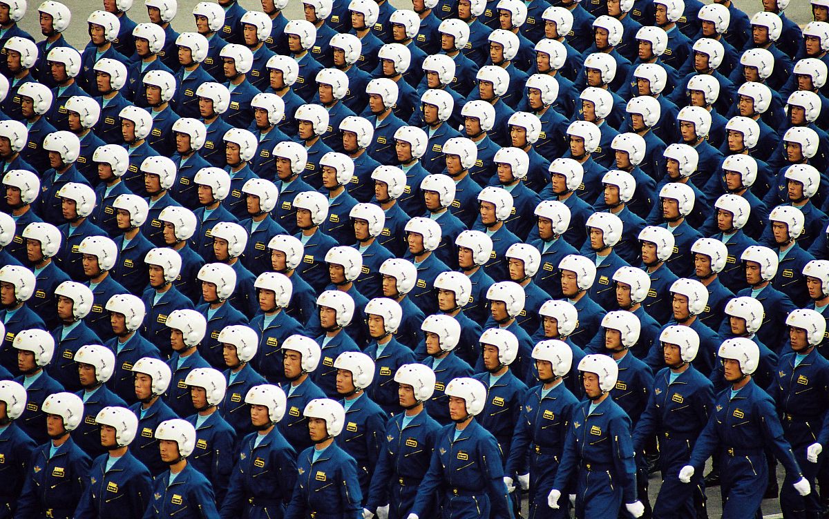 简述陆军、海军、空军、火箭军、战略支援部队和联勤保障部队的组成及具备的能力 请结合自身实际谈谈你该如何履行国防义务、增强国防观念？1000字左右