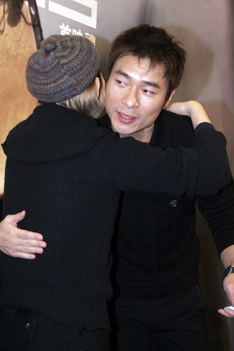 2009年1月19日,香港,许志安首次执导为自己拍自传《魔方宅男》.***_**