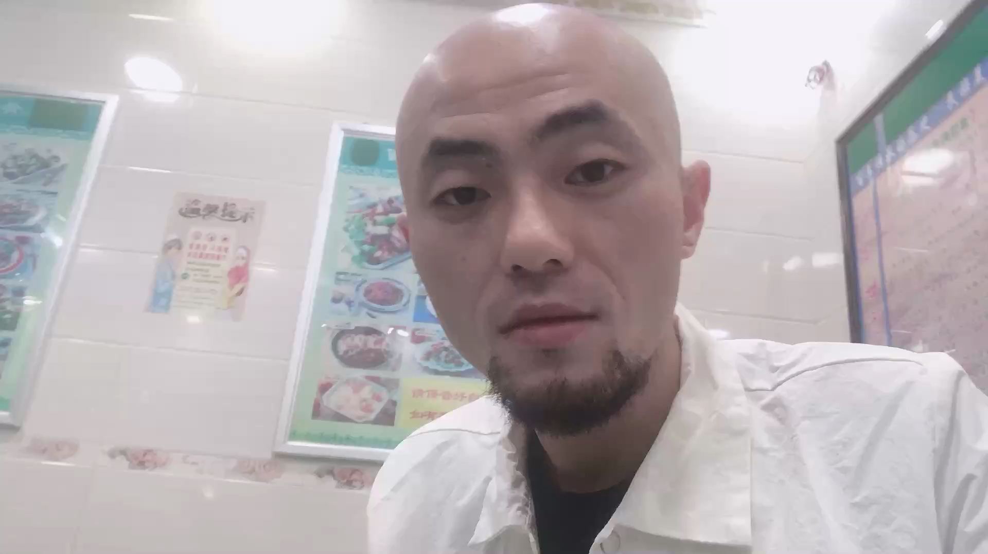 vlog光头小辉带你去吃孜然羊肉盖饭