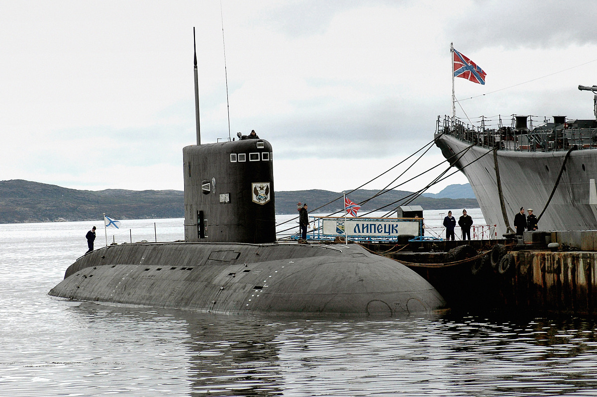2005年6月9日,俄罗斯murmansk,来自20多个国家的海军代表参观俄罗斯li