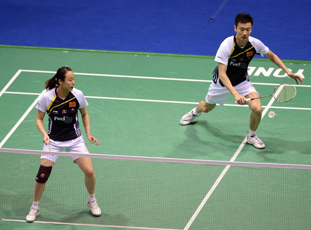 羽毛球技巧：提高你的羽毛球水平