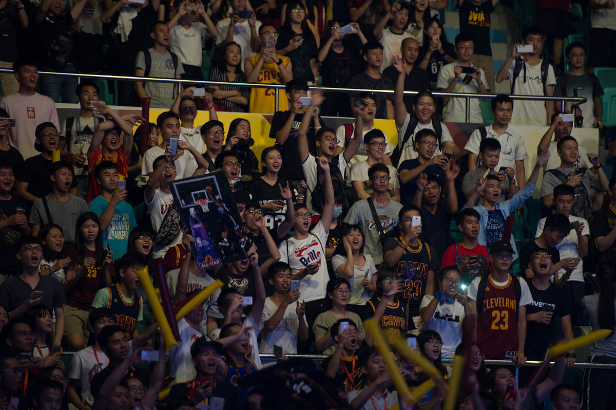 帮我写个祝湖人夺冠的文案