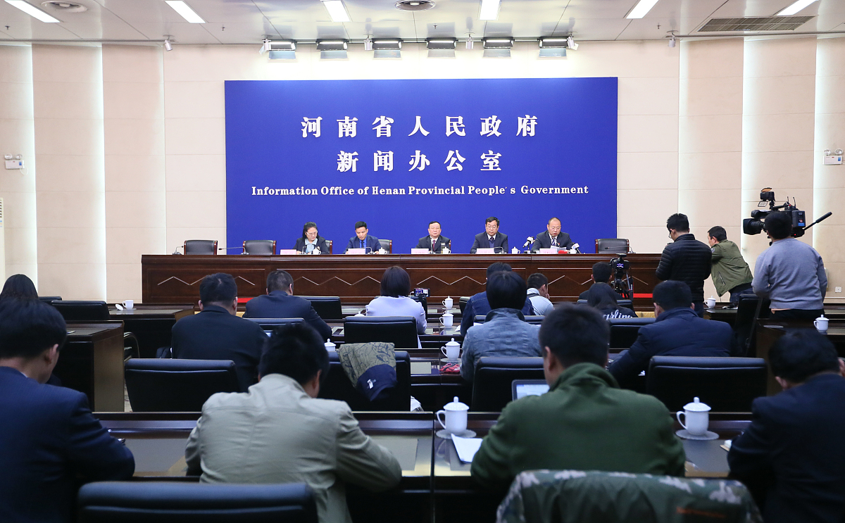 阐述1500字：1绩效考核主要指标。L外贸公司销售人员的绩效考核是以工作业绩考核为主能力态度考核为辅销售人员主要工作业绩包括销售任务完成率、毛利任务完成率、客户开拓情况等维度财务部门、运营管理部门及人力资源部门按照销售部门负责人确定的销售任务、客户开拓情况以及员工培训情况进行考核考核结果通过发放奖金来体现；2绩效考核的周期。L外贸公司绩效考核主要以月度、季度、年度考核相结合的方式以月度考核为主年度