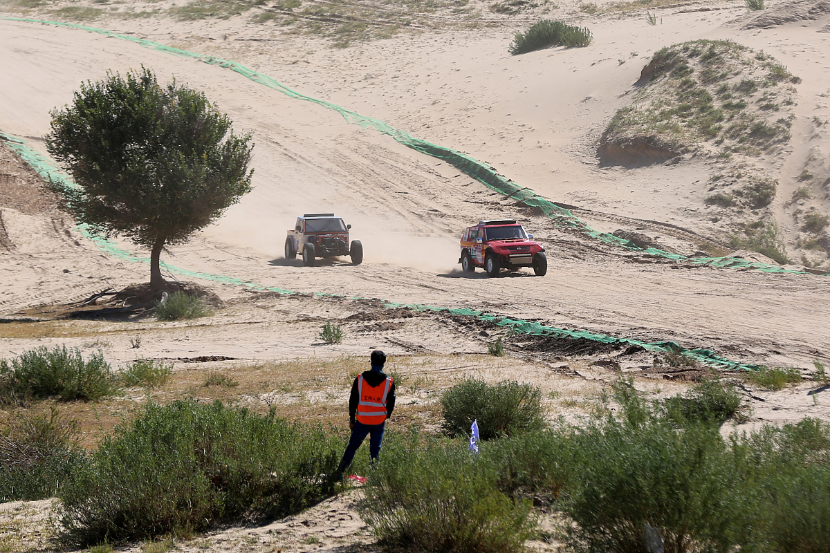 假设你是一位即将毕业的大学生正在写毕业论文但是重复率太高需要降低重复率请用中文对以下内容进行改写：通过查阅相关期刊、论文、等参考文献选择出能够反映通辽市文化产业与旅游产业发展水平的各项指标作为评价两产业融合发展水平的基础。