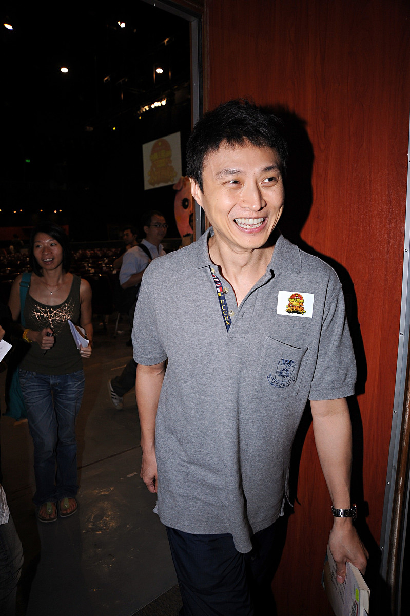 2008年9月12日,香港,张达明搞笑剧《万人大笃笑系列之人仔无敌》首场
