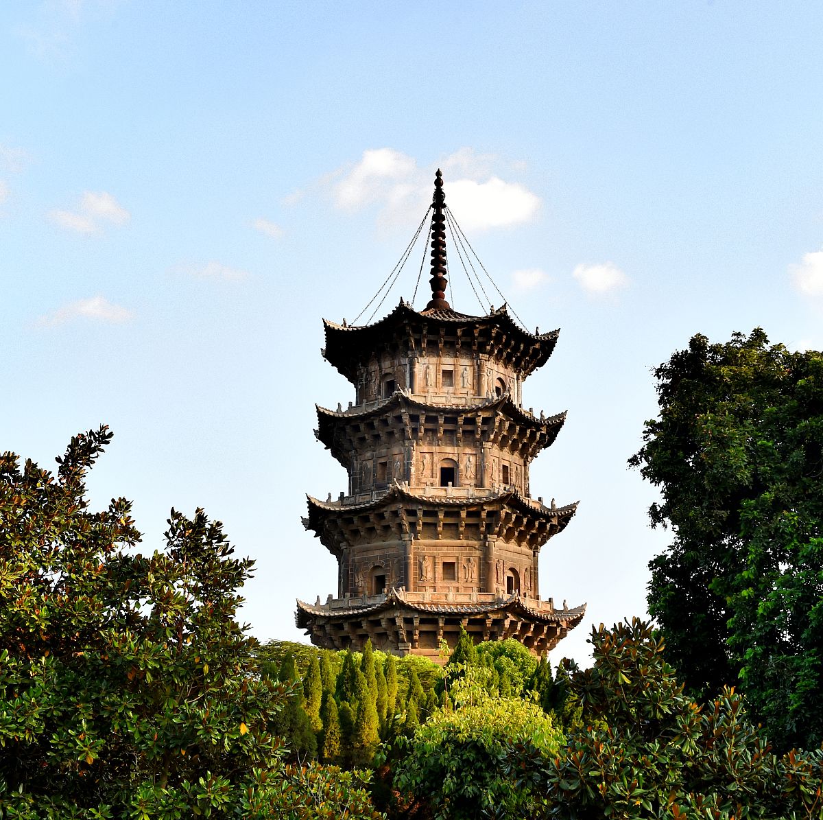 2019年10月15日,福建泉州<strong>东西</strong>塔.