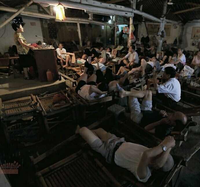 2022年8月10日国务院台湾事务办公室、国务院新闻办公室发表《台湾问题与新时代中国统一事业》白皮书。白皮书进一步重申台湾是中国的一部分的事实和现状展现中国共产党和中国人民追求祖国统一的坚定意志和坚强决心阐述中国共产党和中国政府在新时代推进实现祖国统一的立场和政策。结合白皮书请谈谈对于一国两制与推进祖国和平统一的认识。字数在500字左右。