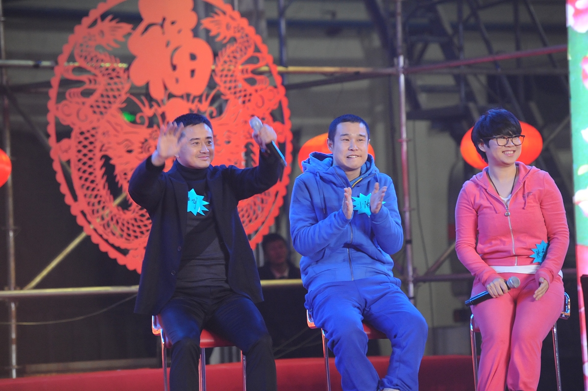 小沈阳39岁告别小品，妻子沈春阳不惜扮丑助夫重回舞台：爱情与事业的双重奏