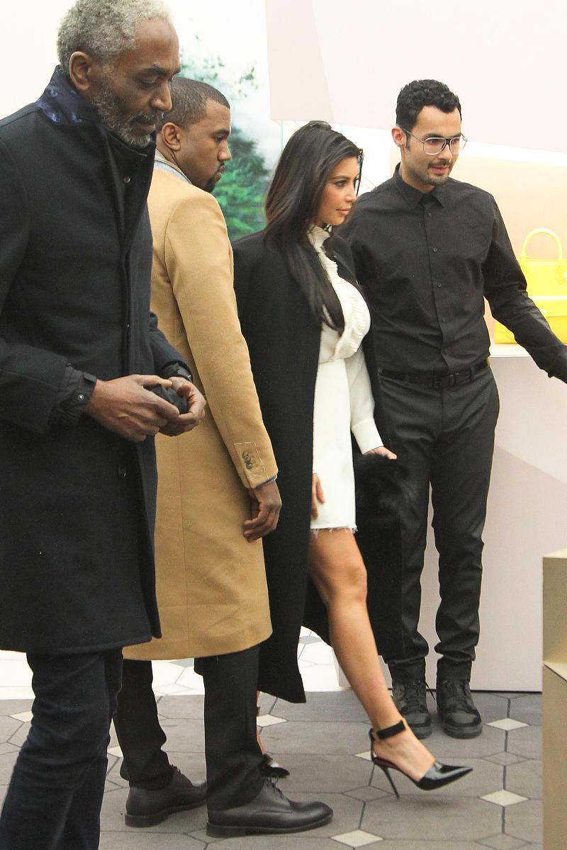 2013年1月12日讯,法国巴黎,当地时间1月11日,金-卡戴珊(kim kardashia