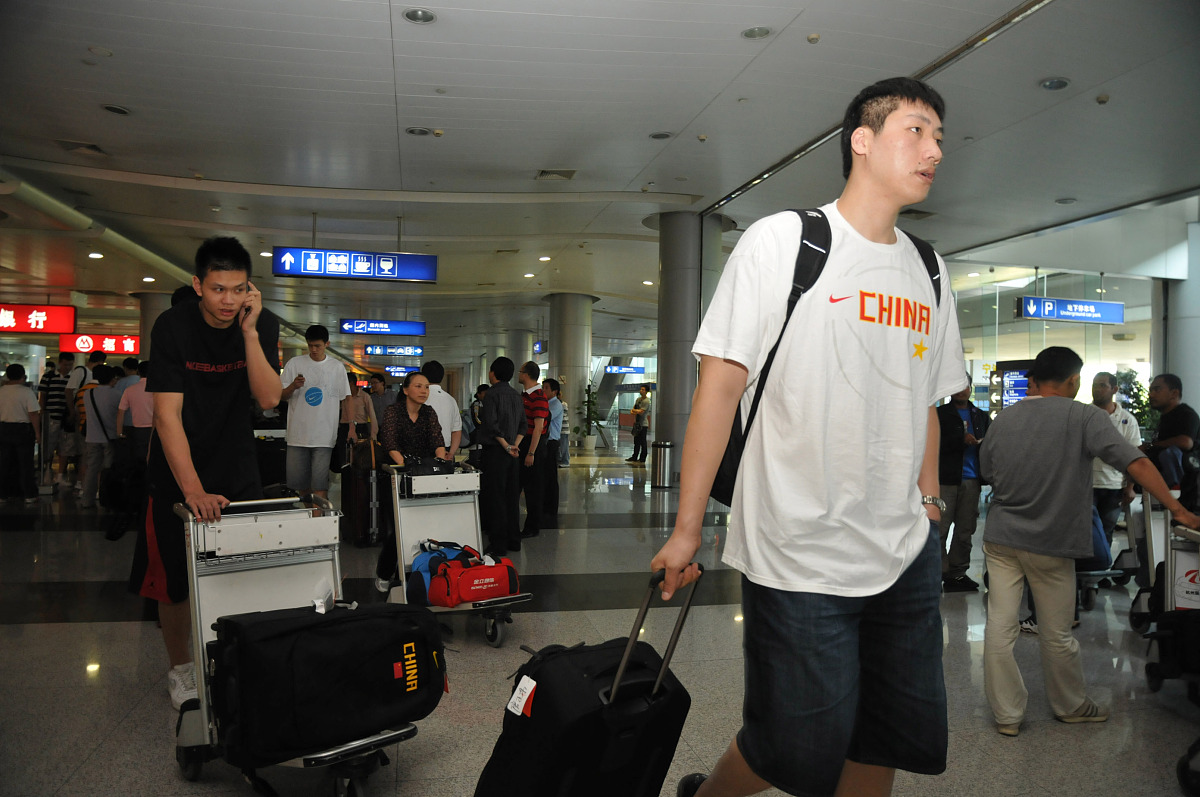 (宁波和杭州平面媒体请不要下载,谢谢)2010年5月30日,宁波,2010男篮热