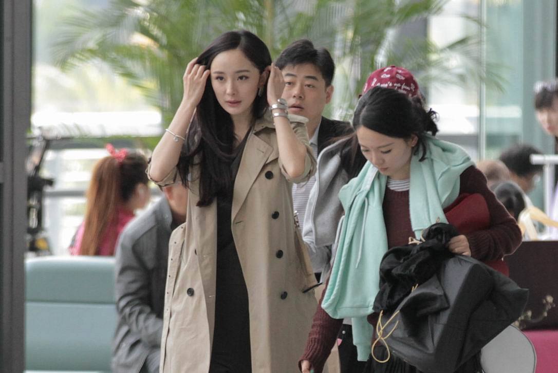 以哈姐和杨幂为主角以你没事吧为主题写一篇故事