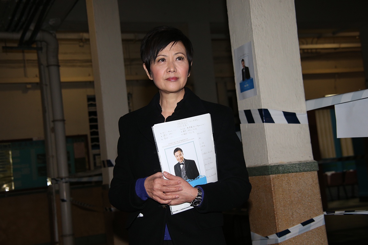 2015年12月27日,香港,无线资深艺人邝佐辉去世,于天光道一间教堂举行