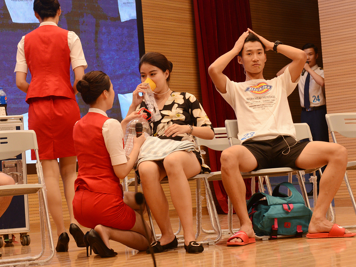 成绩一般的学生可以读航空学校的空乘专业吗？