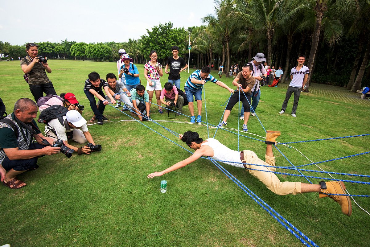 提一条部门关于员工健康问题的精益求精改进建议要求给出意见名、背景分析、改进方案、预计目标