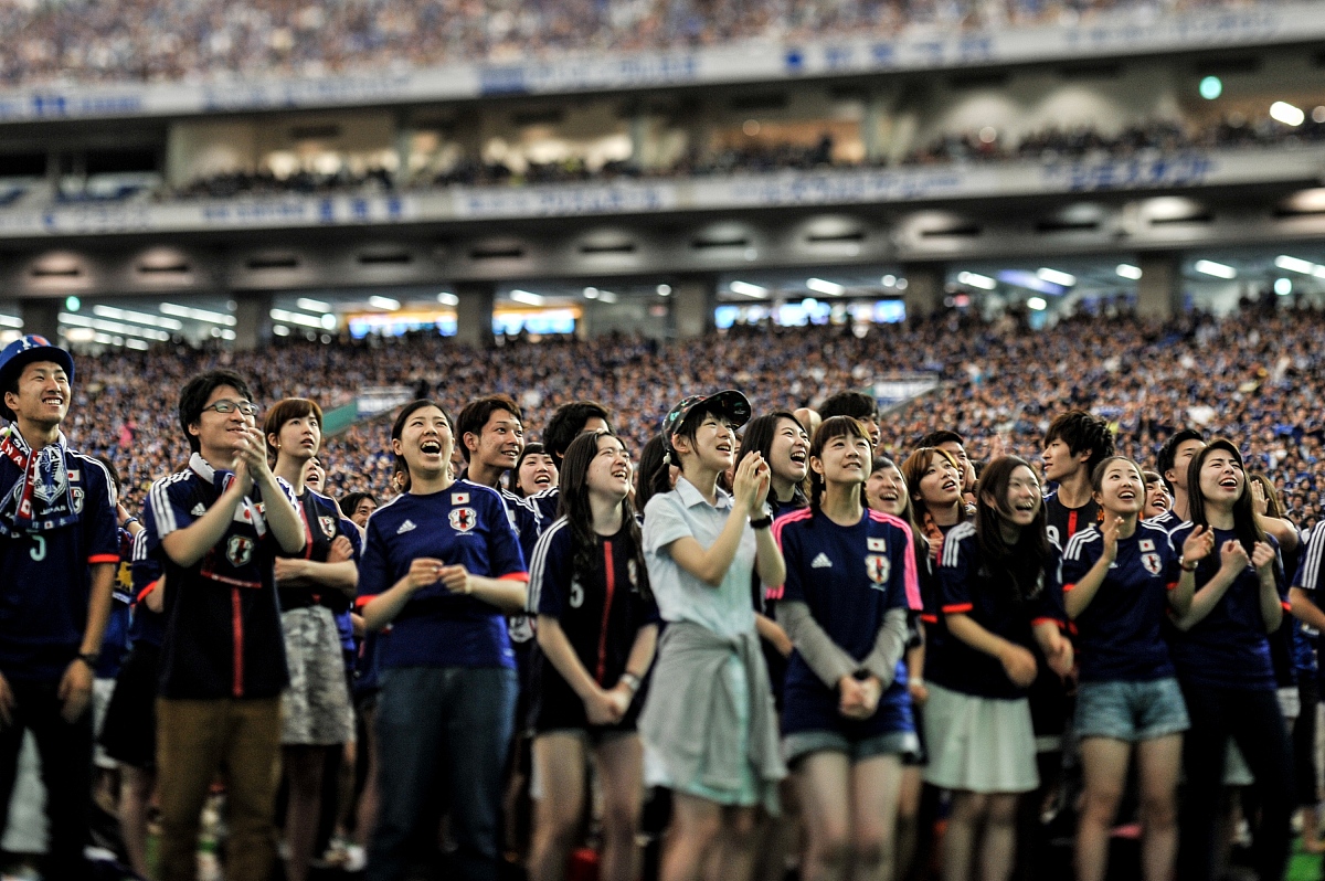 2014年6月15日,日本东京,2014巴西世界杯第3日,日本球迷观看2014世界