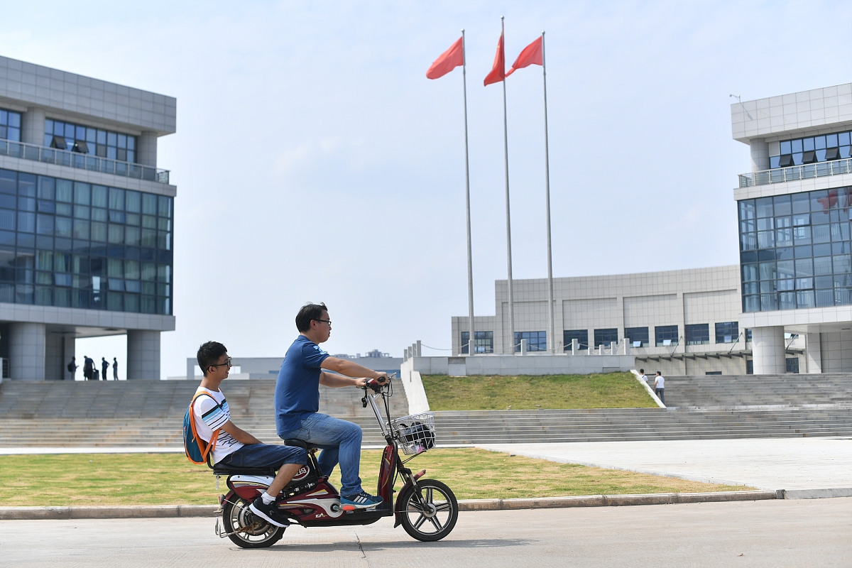郑州电子信息工程学校2023年招生电话：招生政策、专业设置、录取标准等信息