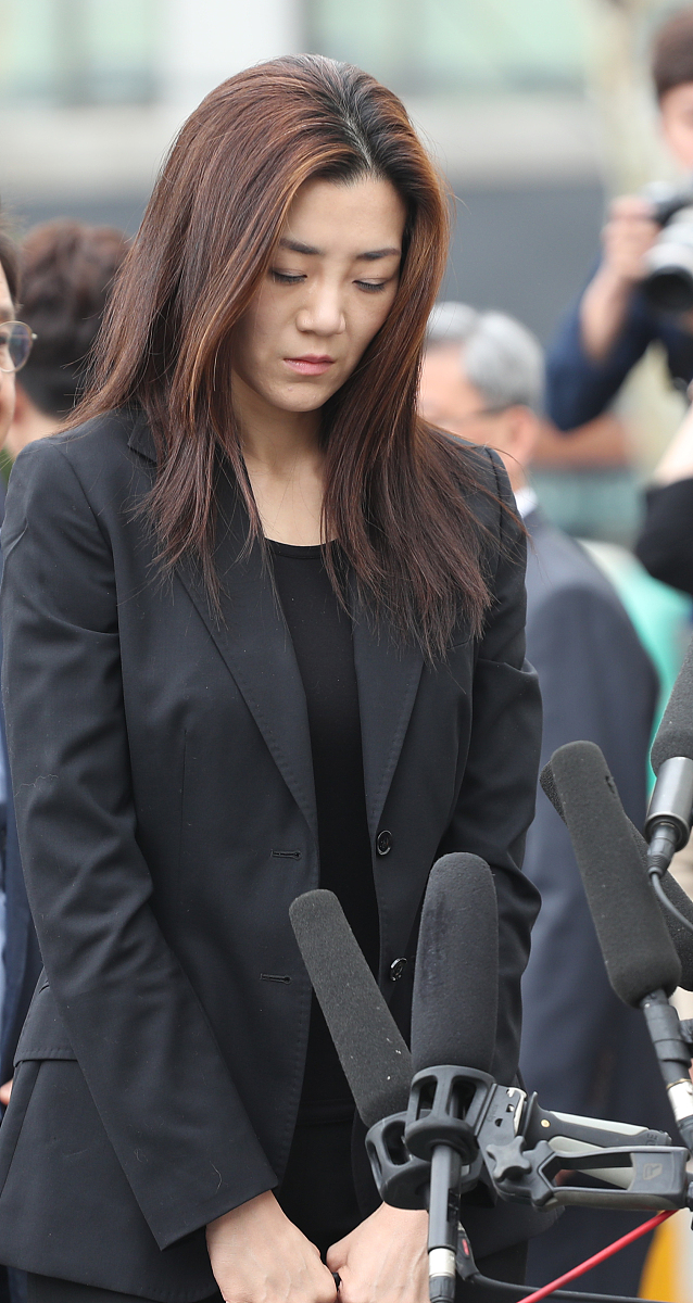 澪：高冷女总裁的日常聊天记录