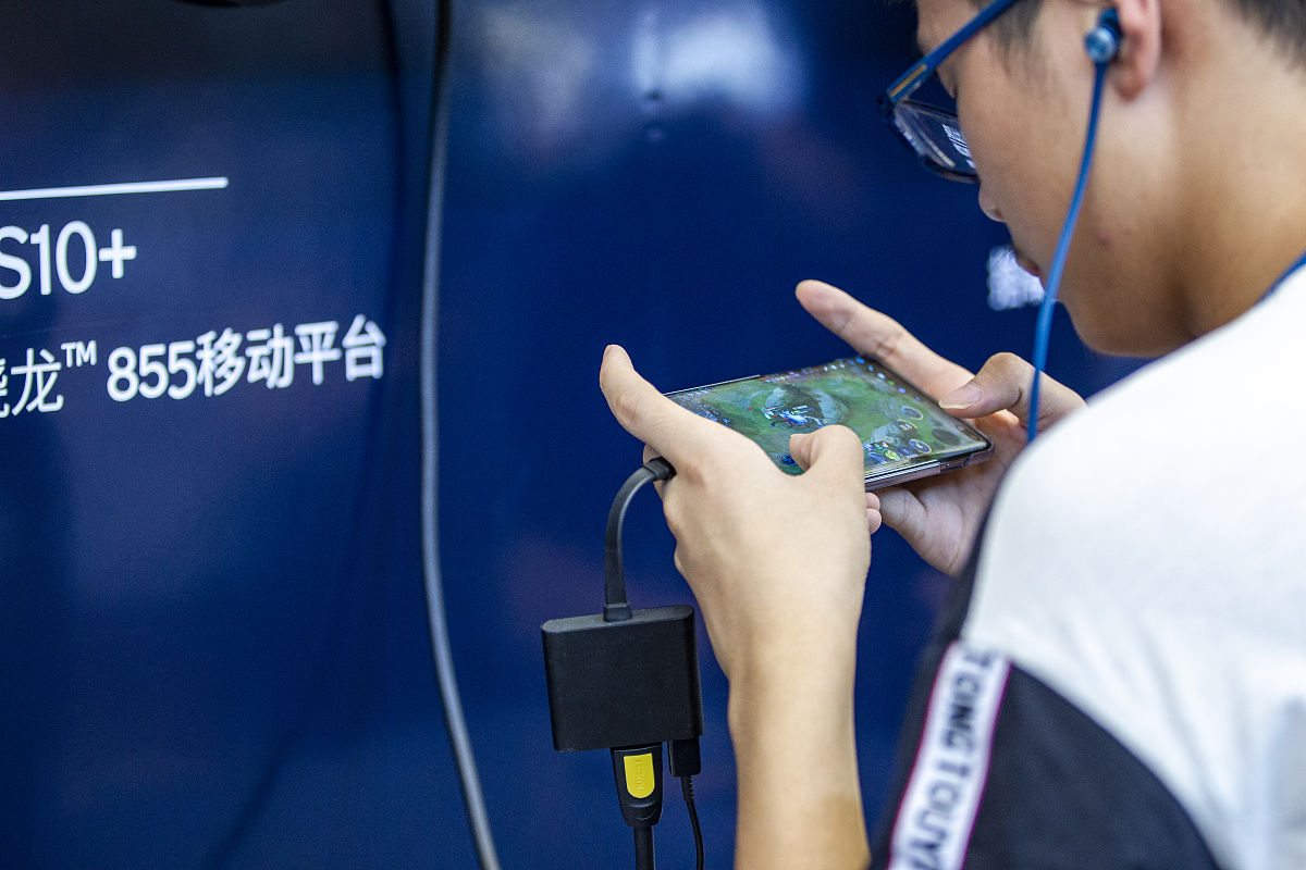 多人竞技手游 - 最新更新与精彩内容