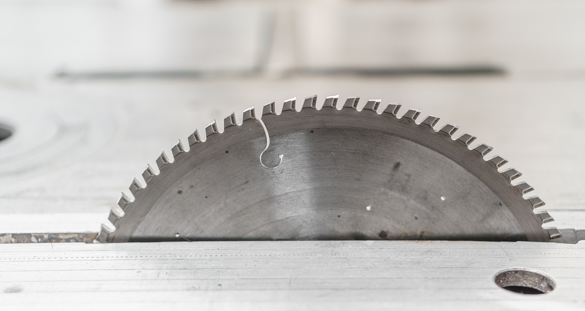 我想围绕Slitter Blade这个关键词写一些SEO优化文章你可以给我一些文章的标题和大纲的建议吗