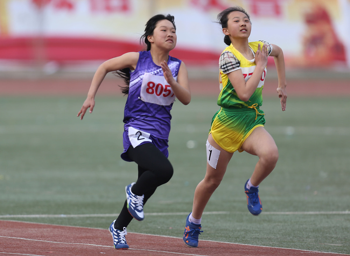 运动会加油稿：为拼搏喝彩，为青春加油！