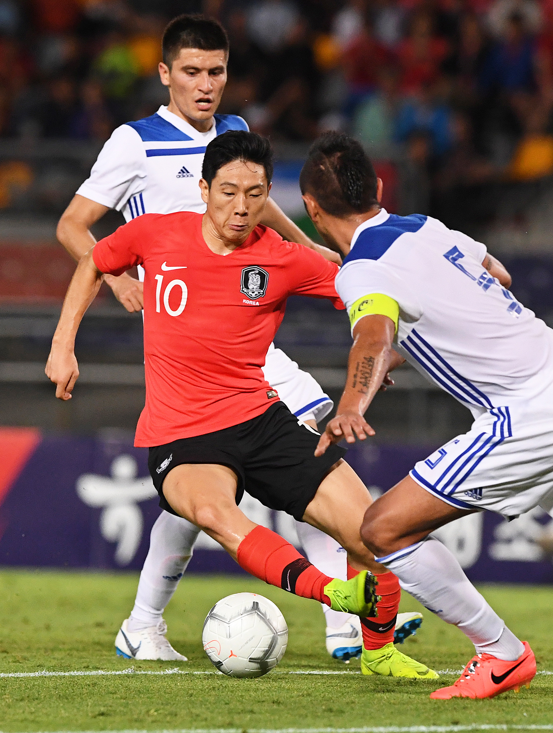 足球--友谊赛:韩国胜乌兹别克斯坦