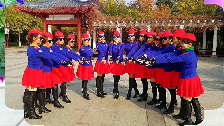 学跳北京桥头水兵舞八套《红雨伞》
