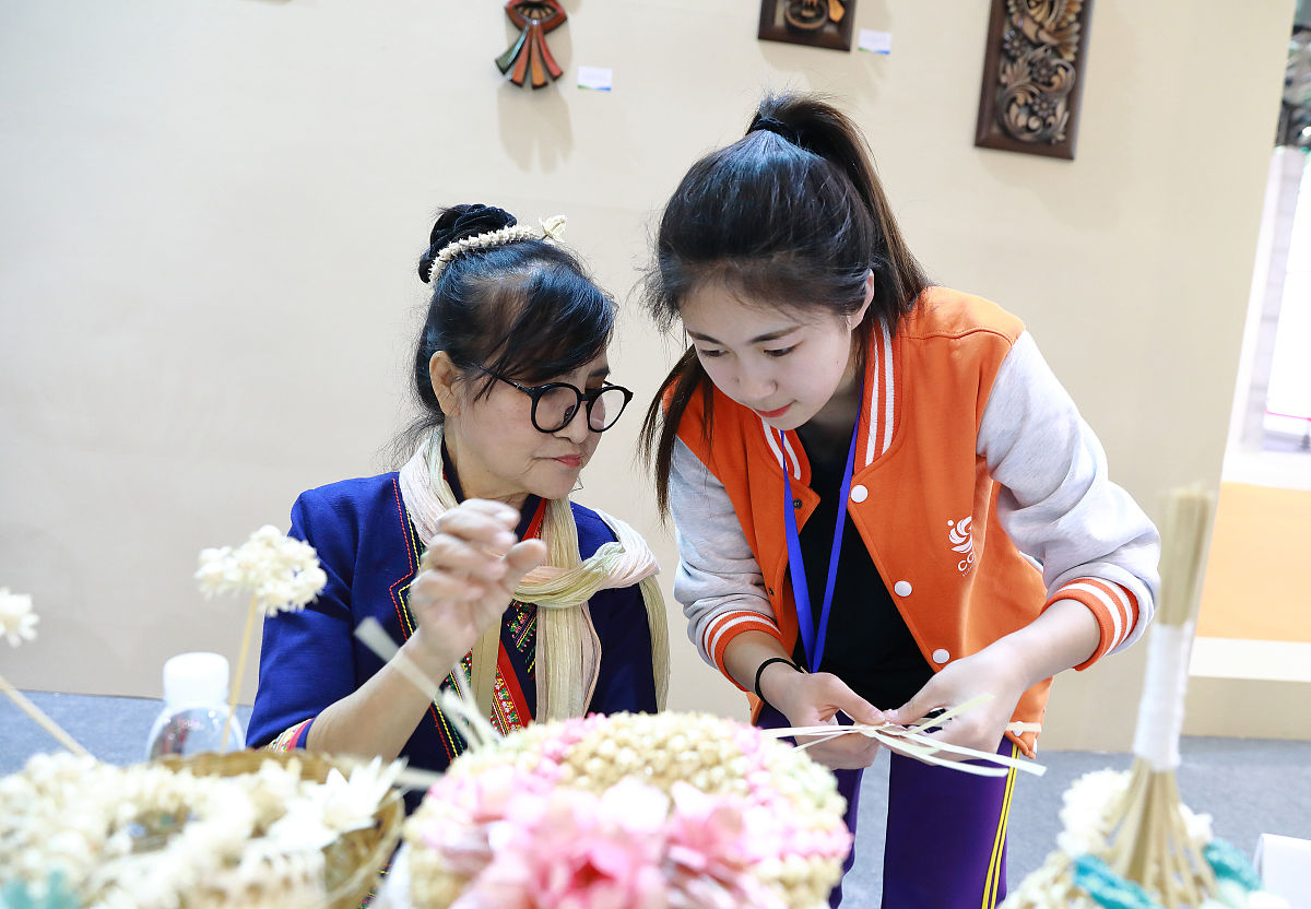 重庆市大足职业教育中心民间传统工艺专业好就业吗