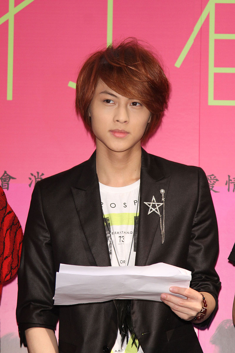 2011年4月10日,台北,电影《消失打看》举办签票会.j.p.m王子(邱胜翊)+