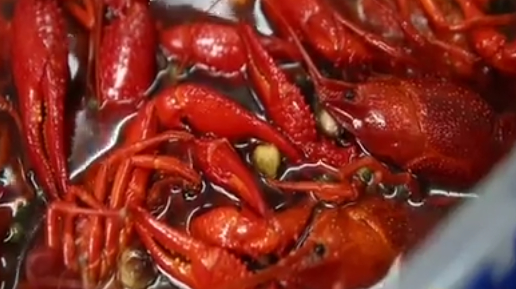 十三香小龙虾,肉质Q弹饱满,入口微辣回甘,特别入味
