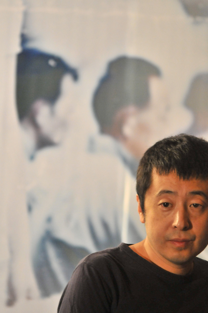 2010年7月4日,浙江宁波,电影《海上传奇》宣传发布会.  (应摄影师要求