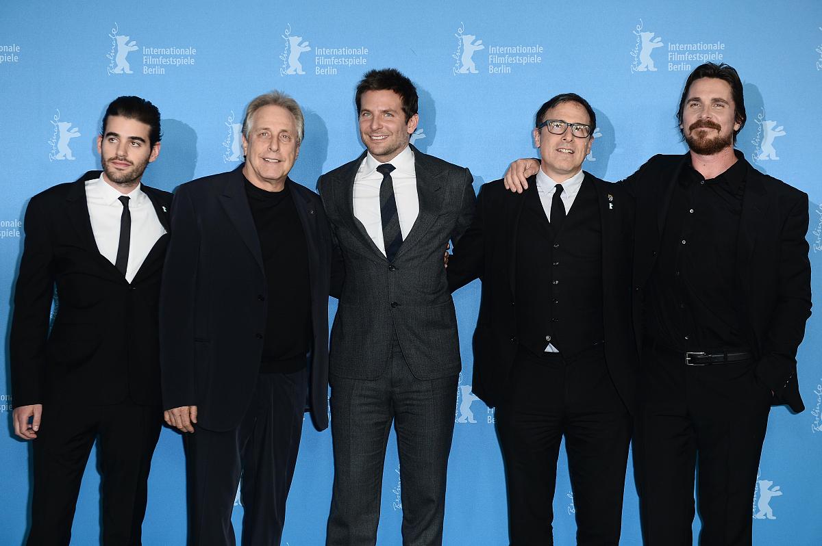 将下面json内容翻译为中文并保持json格式：comment But it could be the start of a franchise title The Crow an Anti-Marvel Film Says Producer content pThe reboot of The Crow isnu2019t going to be your usual superhero fil