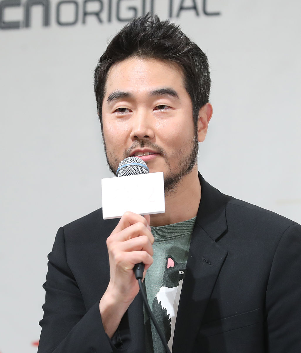 2019年4月30日,韩国首尔,明星出席《救救我2》新闻发布会.李权   30  