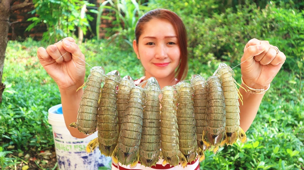 日本人是如何吃皮皮虾的?仪式感满满,虾脚里的肉都不放过!