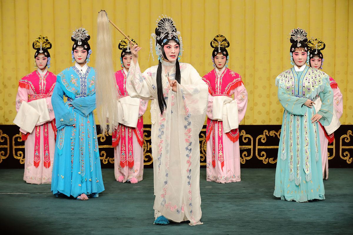 中国五大戏曲剧种有哪些？哪个剧种代表作是《天仙配》？