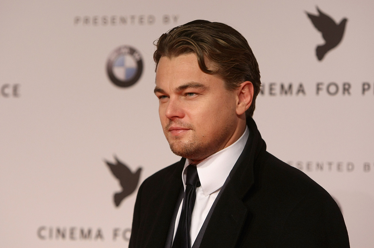 从社会方面来点评莱昂纳多·迪卡普里奥主演电影飞行家