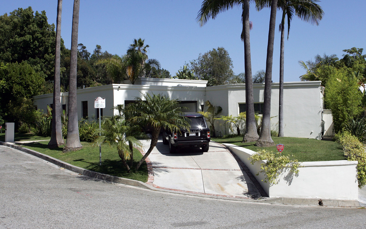 Lakeside Resort Midweek Package: Save $50 with 20% Discount