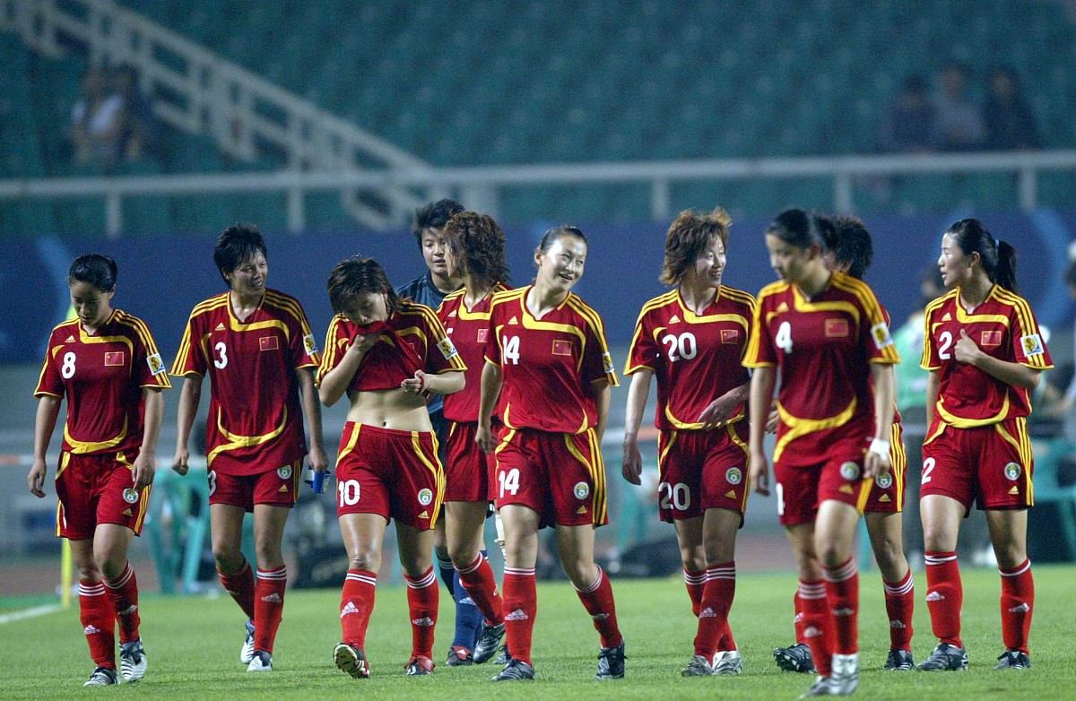 2007年4月21日,武汉,足球表演赛,中国国家女子足球队3-2战胜国际足联