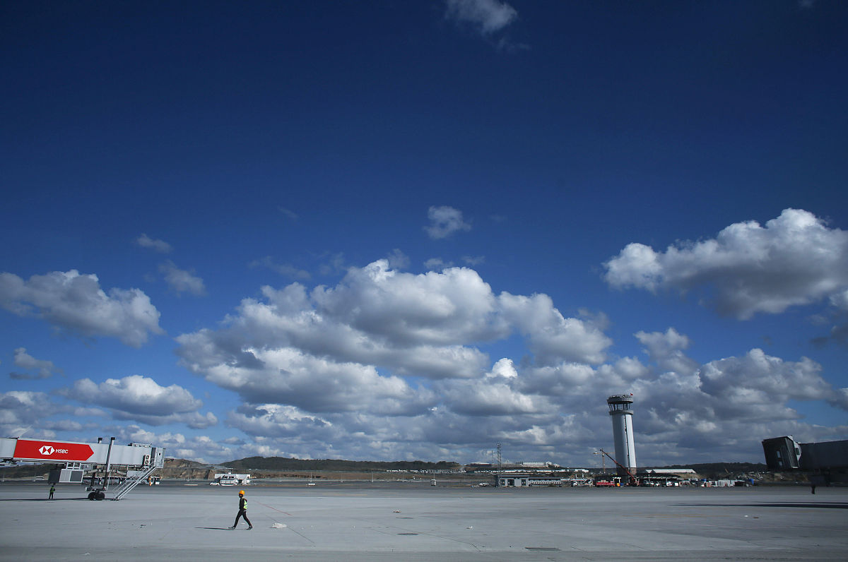 思乡、心理资本与工作投入：地理距离和传统性的调节作用