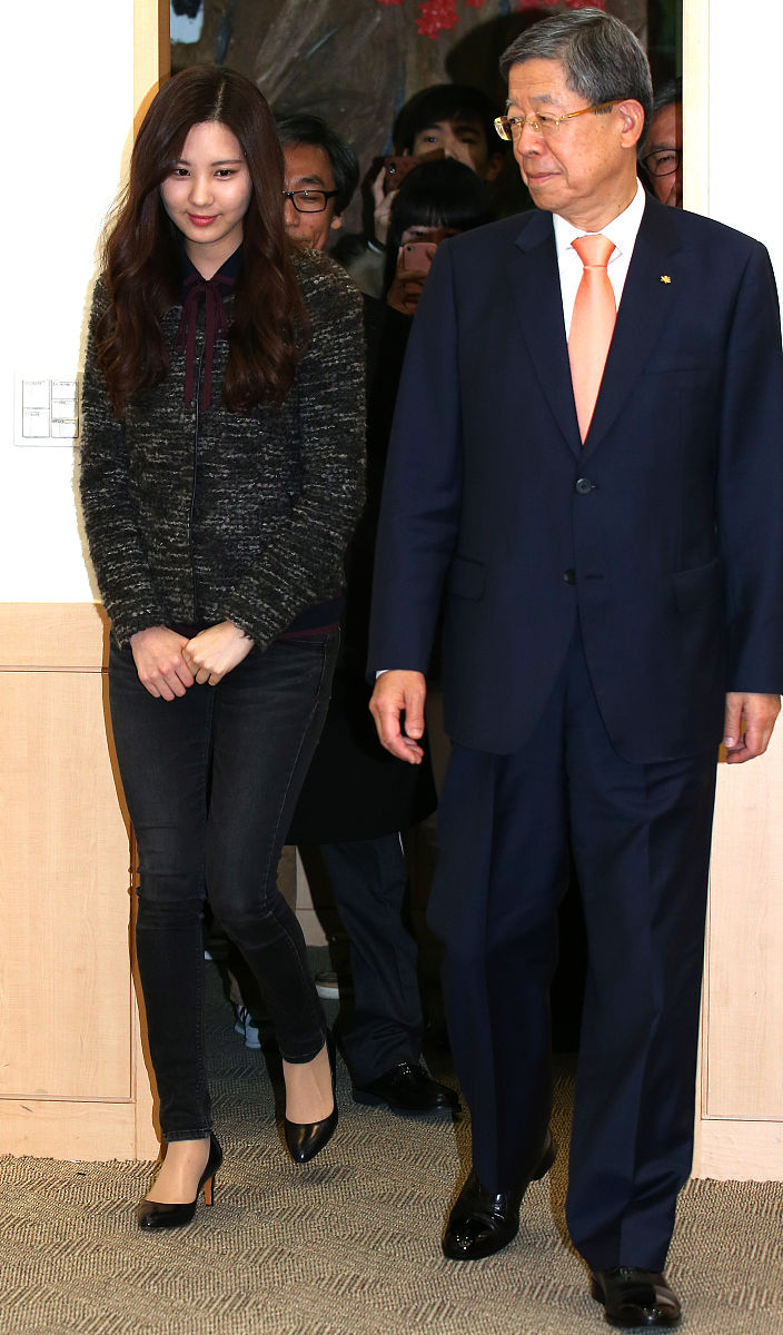 2013年11月19日讯,韩国首尔,当地时间11月19日,少女时代成员徐贤出席