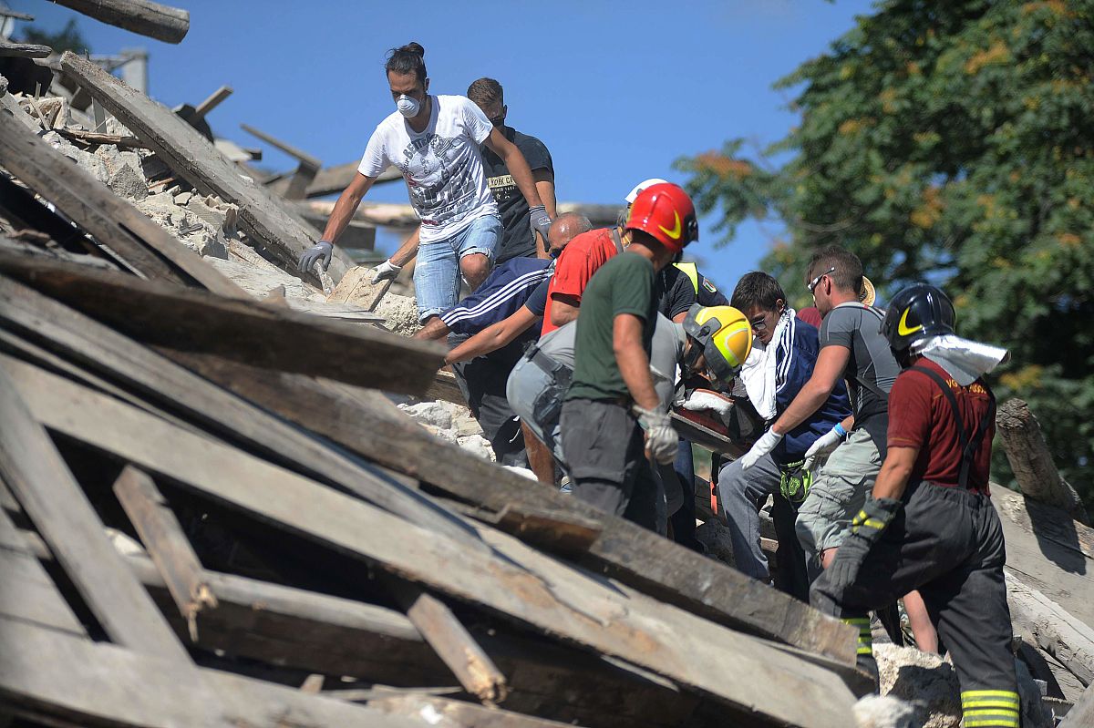 夏威夷大火80人遇难！约百人跳海逃生