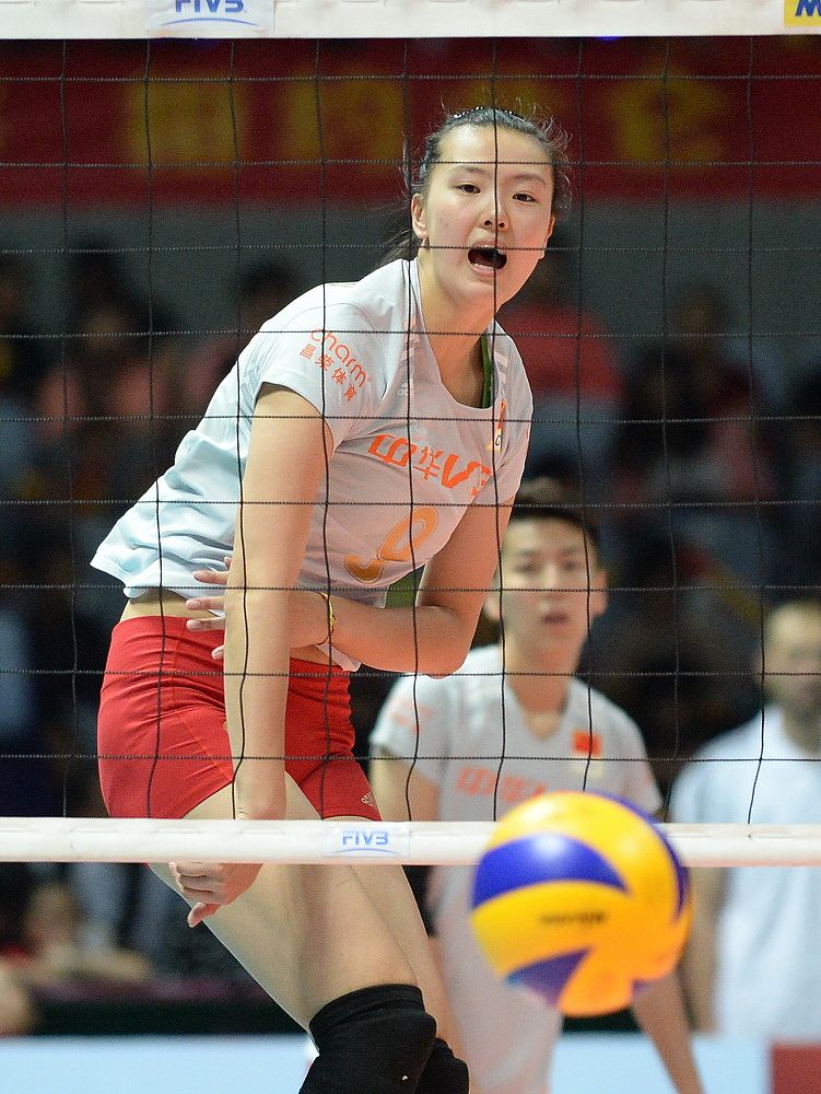 女排比赛时互摸对方腋下并尴尬的发现长毛的报道