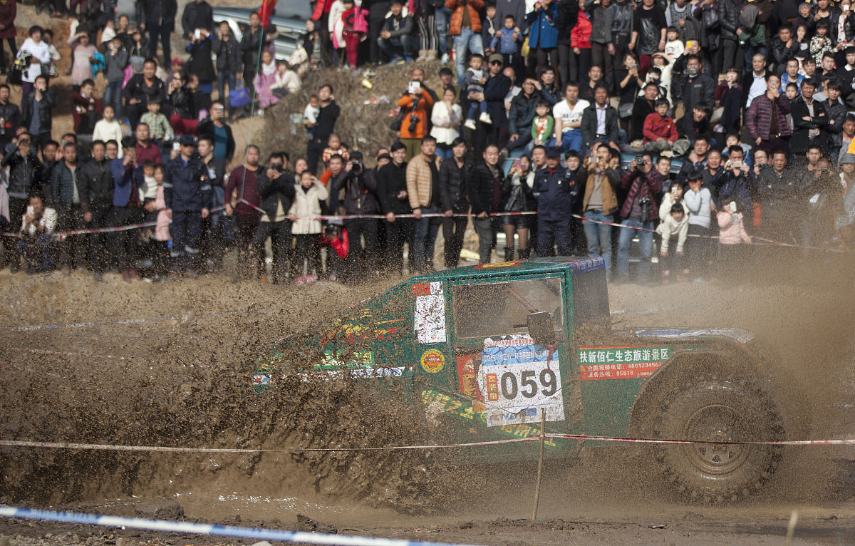 中国现代化建设：不能走西方老路，探索中国特色之路