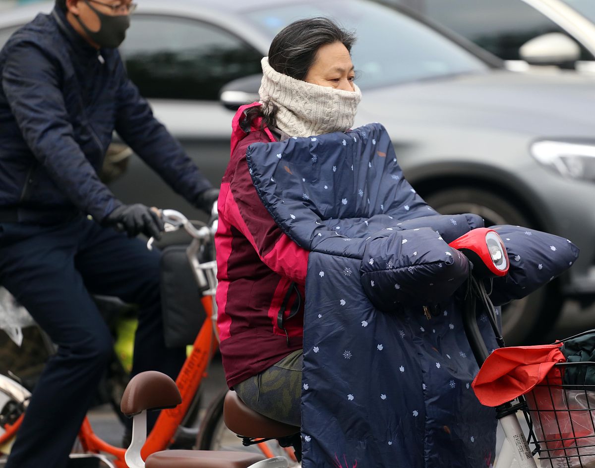 冬天穿暖和 夏天防晒 中国人穿衣的智慧 冬天穿暖和 夏天防晒 中国人穿衣的智慧