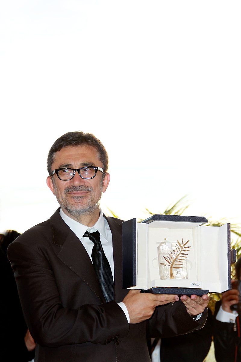 Excel 合并单元格：C列与D/E列合并显示